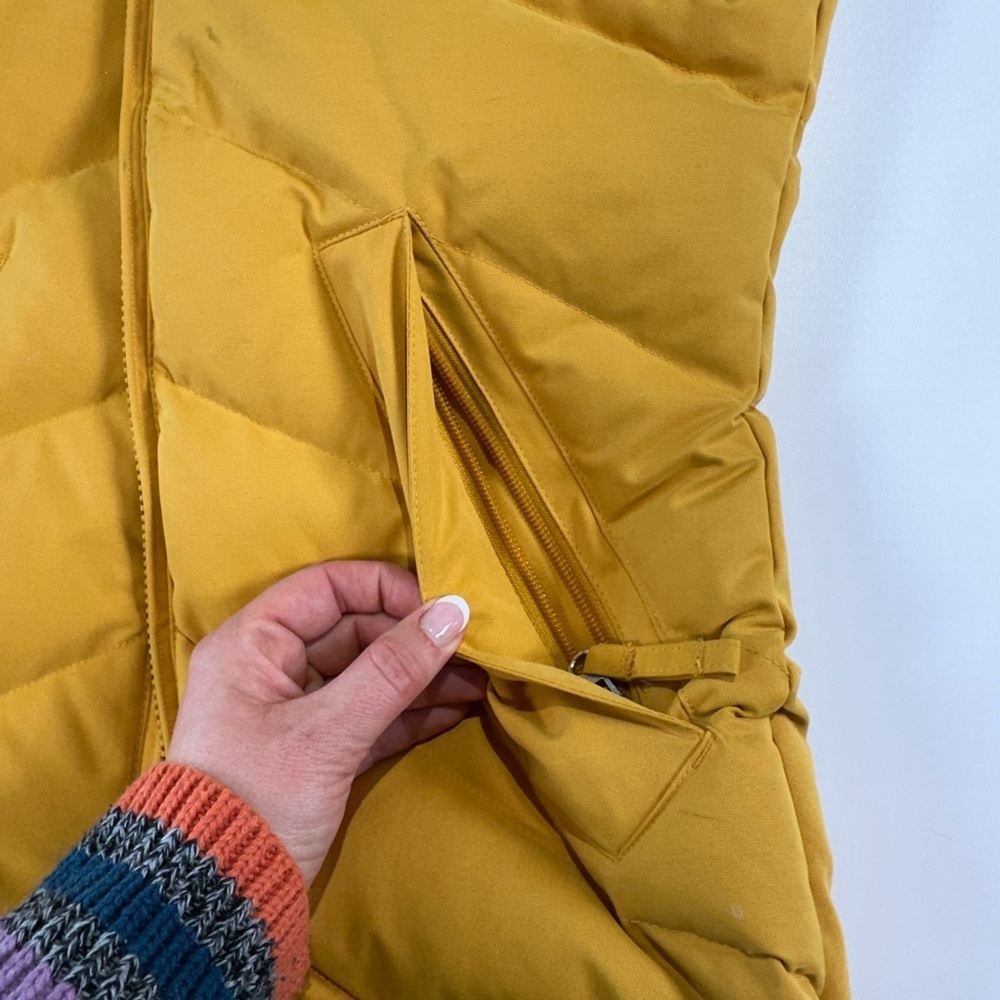 Nike down puffer vest warm insulated chevron outdoor layer XS yellow - Picture 12 of 15